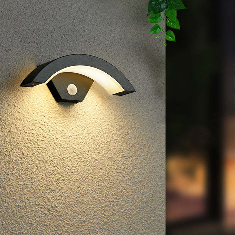 Orr Nordic Arc LED wall lamp in Metal For Outdoors, Black 