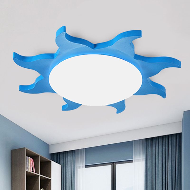 Freja Sun-shaped ceiling lamp, 4 colours 