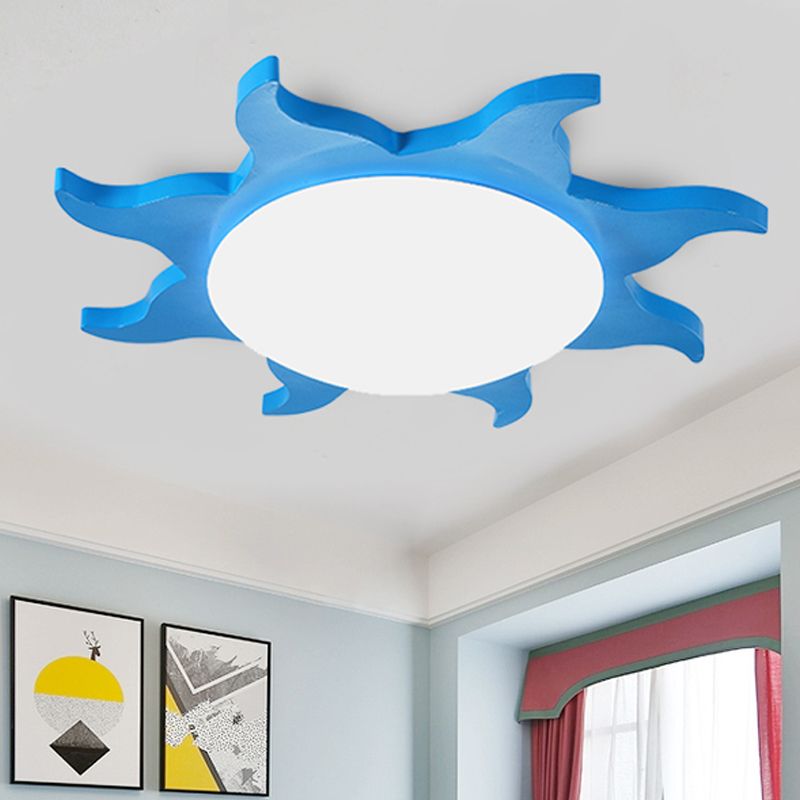 Freja Sun-shaped ceiling lamp, 4 colours 