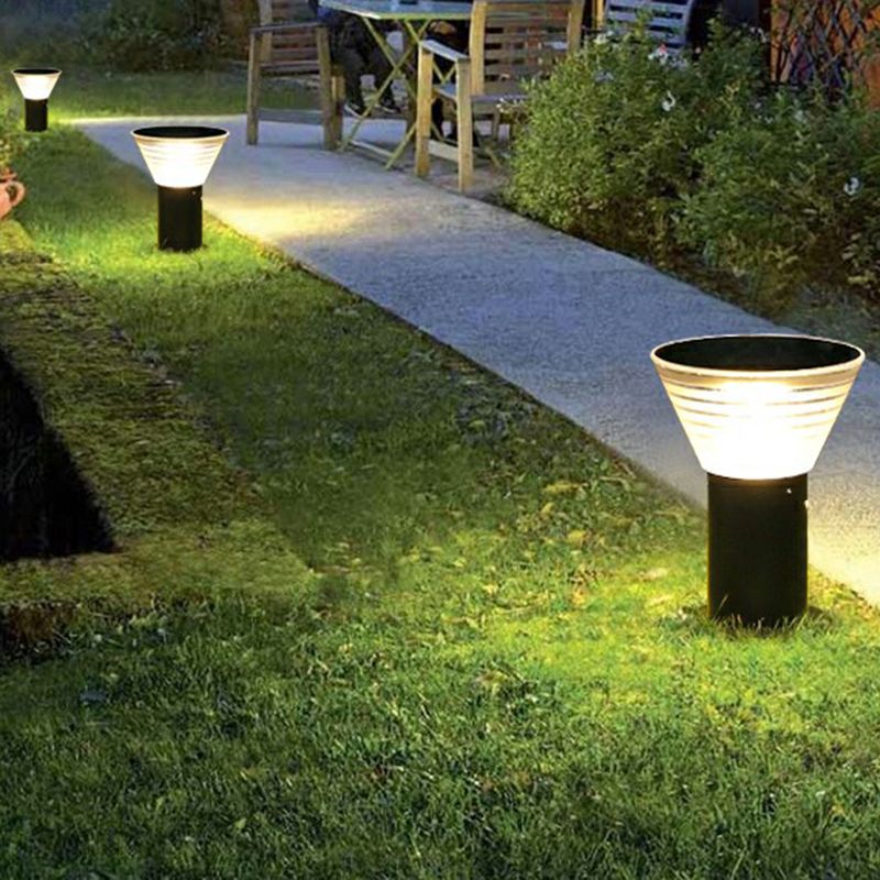 Pena Conical Solar Outdoor Lamps 