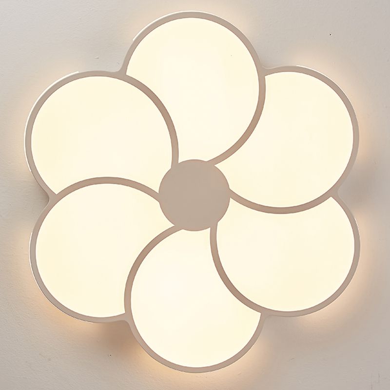 Hana Flower Ceiling Lamp 