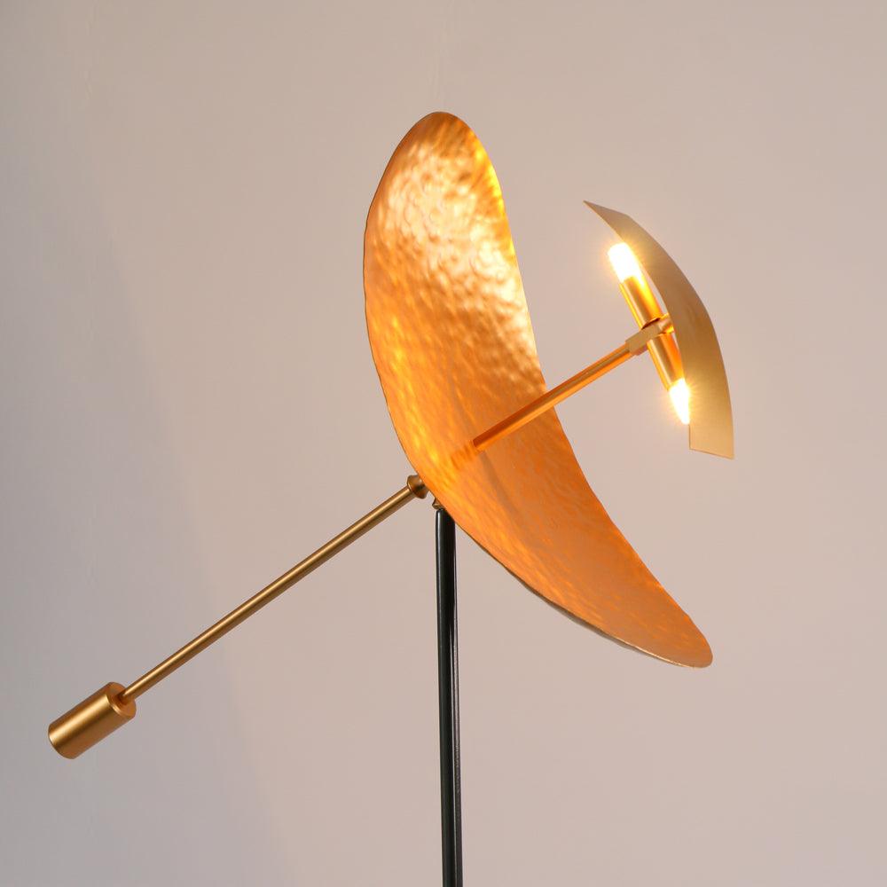 Salgado Gulvlampe Tripod Refleksion Postmoderne, Metal, Guld, Stuen
